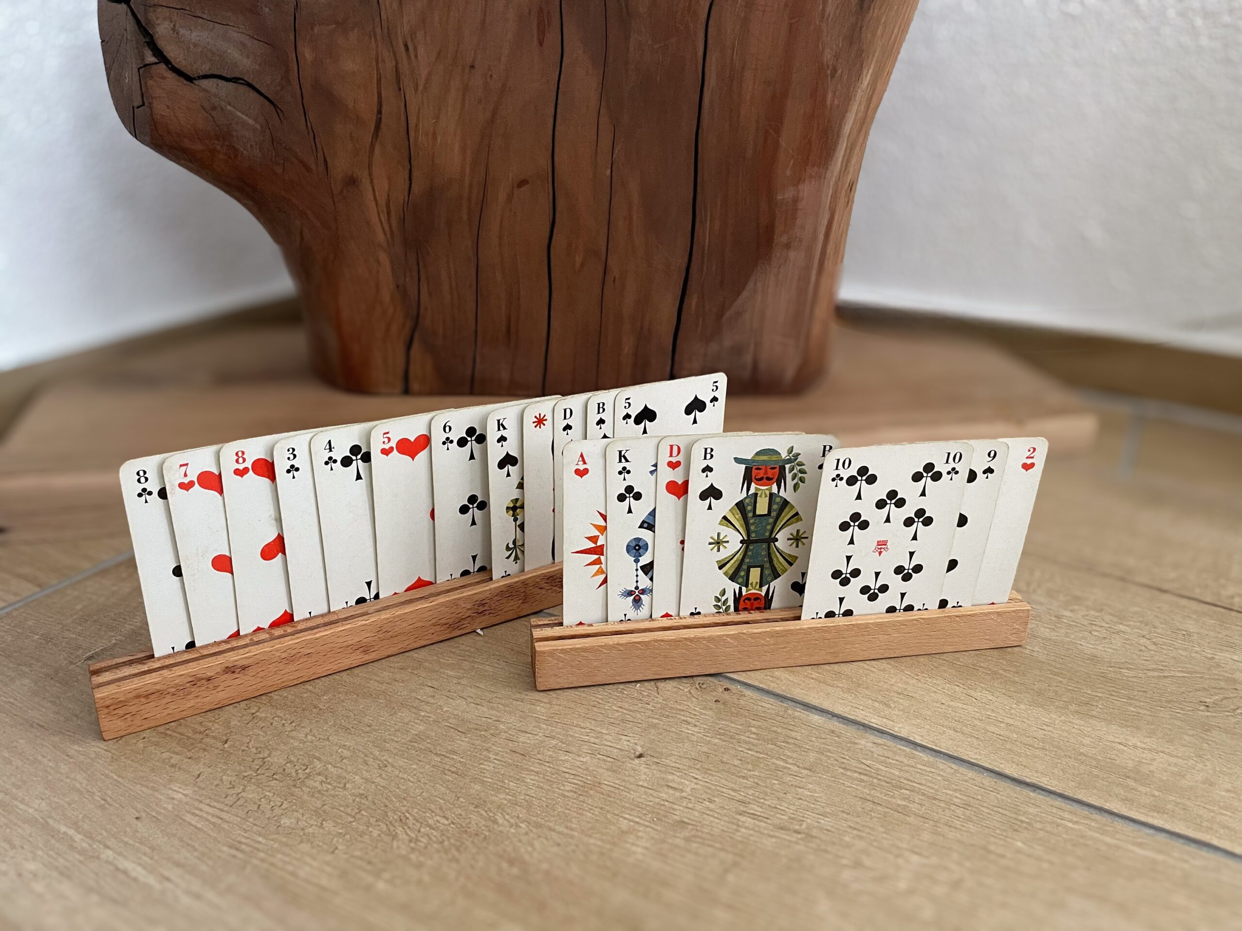 Spielkartenhalter aus Holz | Ideal für Kinder, Senioren & Familien