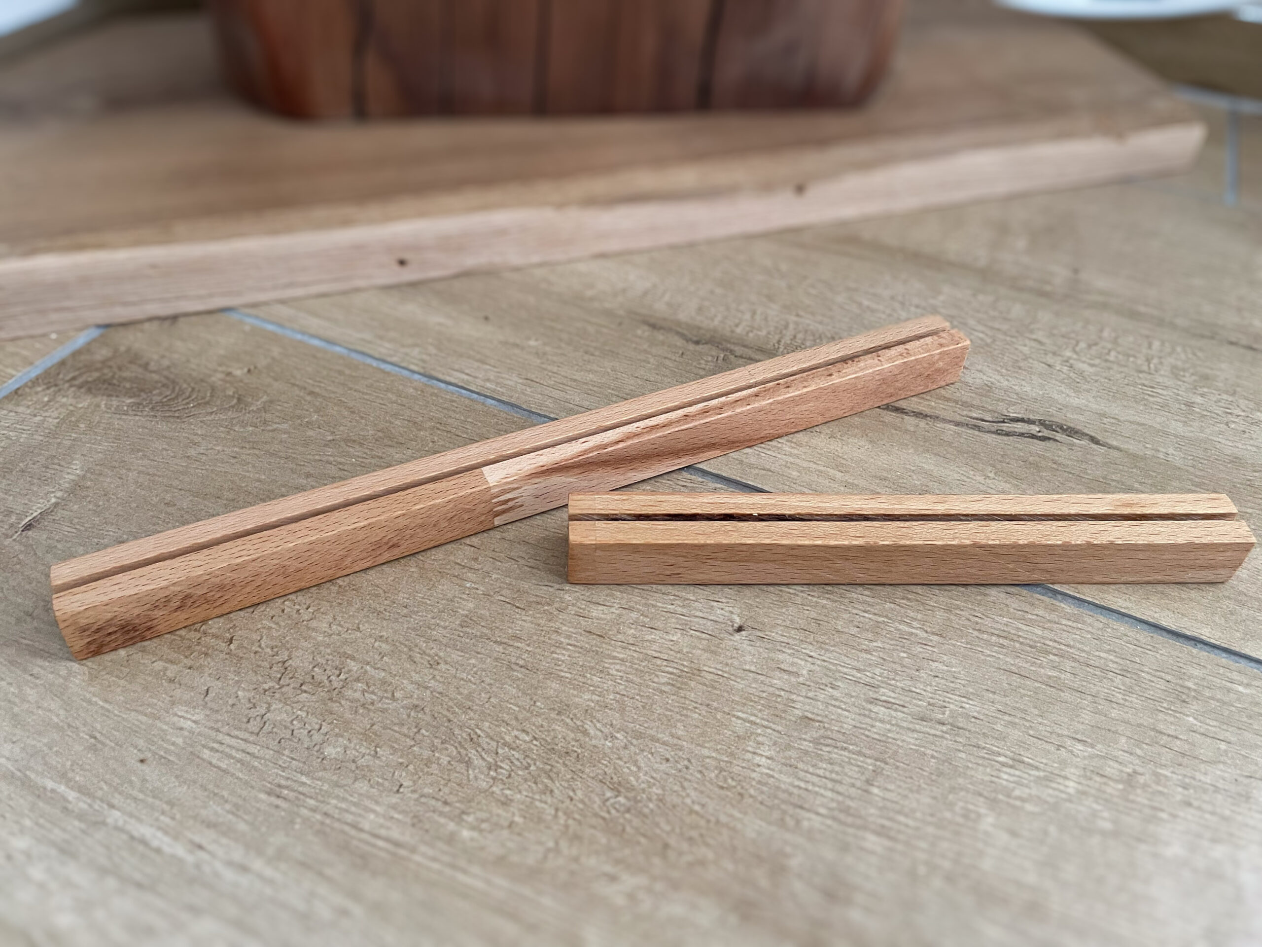 Spielkartenhalter aus Holz | Ideal für Kinder, Senioren & Familien – Bild 5